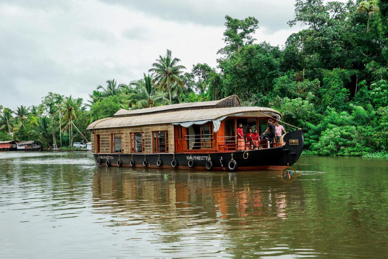 Grand Villa Houseboat Кумараком Екстер'єр фото