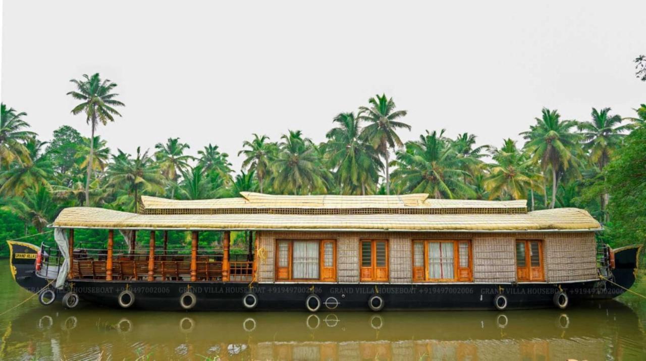 Grand Villa Houseboat Кумараком Екстер'єр фото