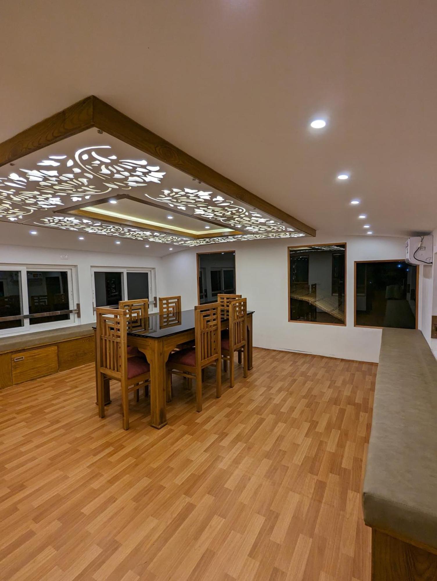 Grand Villa Houseboat Кумараком Екстер'єр фото