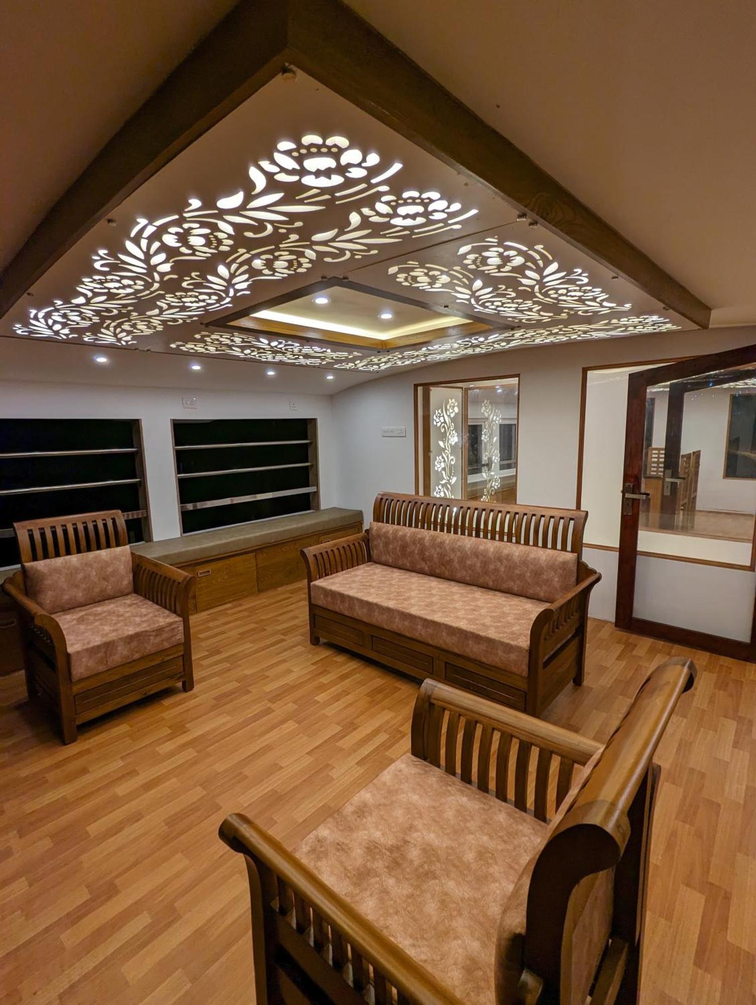 Grand Villa Houseboat Кумараком Екстер'єр фото
