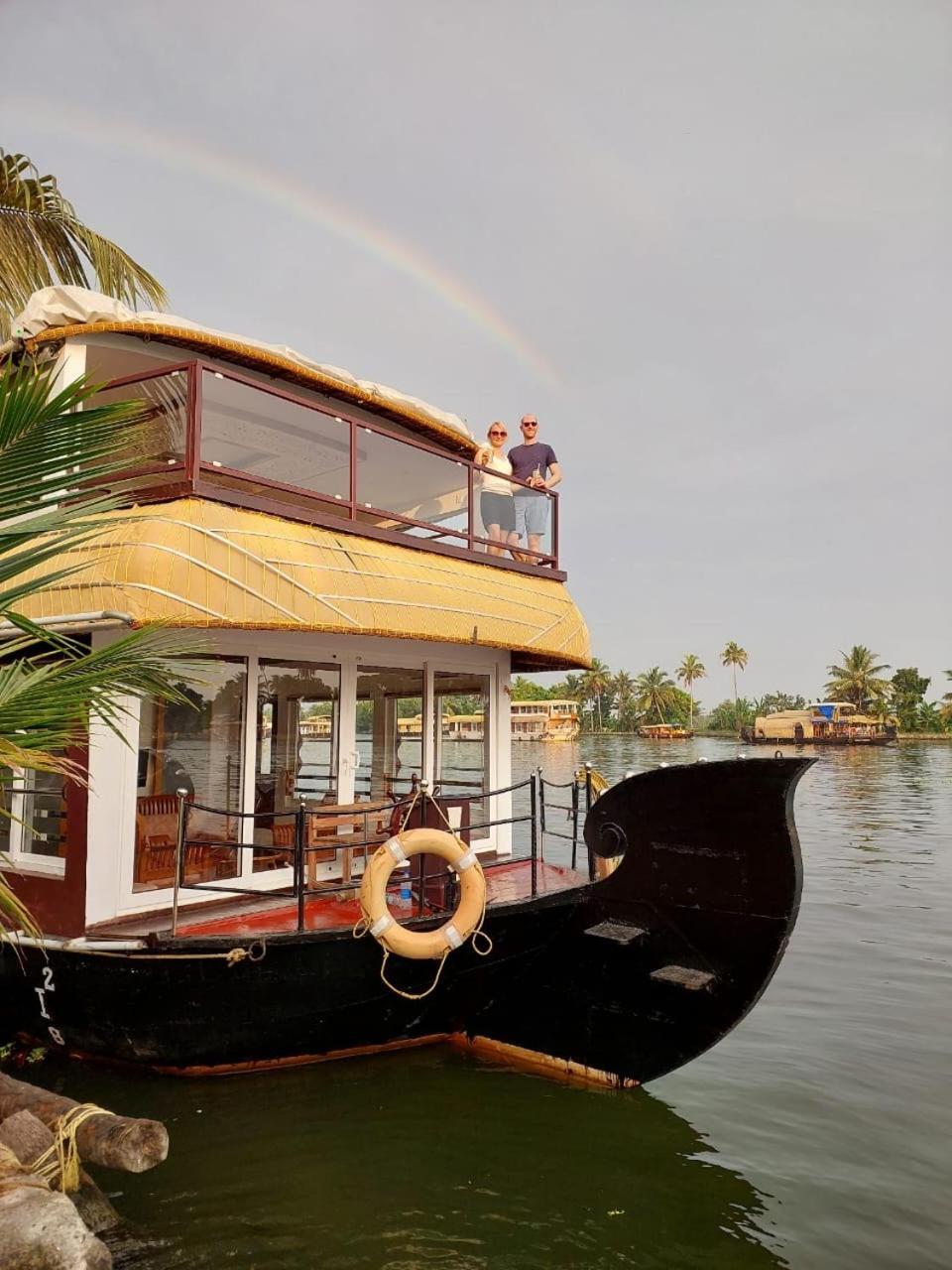 Grand Villa Houseboat Кумараком Екстер'єр фото